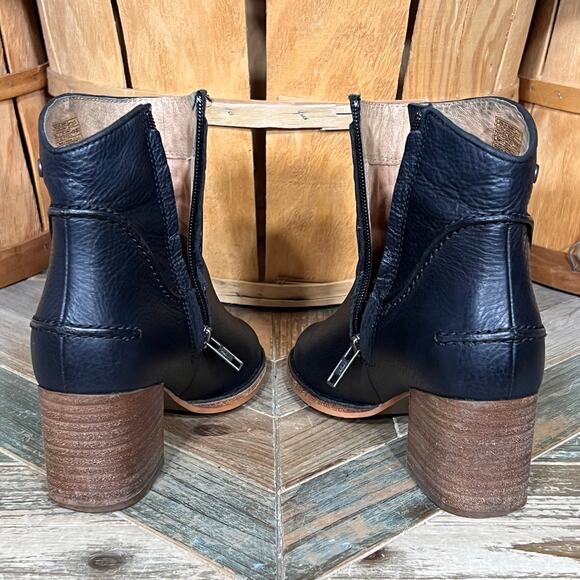UGG Annie Black Full Grain Leather 1095061 Zip-Up Ankle Boots Womens Size 6.5 - Picture 9 of 12